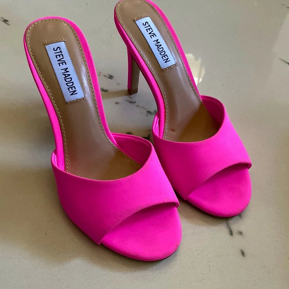 Steve Madden Neon Pink Stilettos size 35 (21.6 cm) - Picture 4 of 5